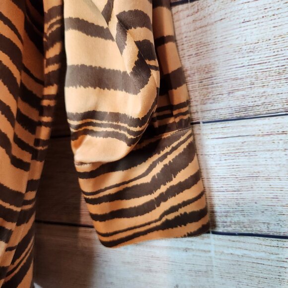 Vtg Escada Women's Long Sleeve Blouse Orange Animal Print Size 42 M 100% Silk - Picture 8 of 14